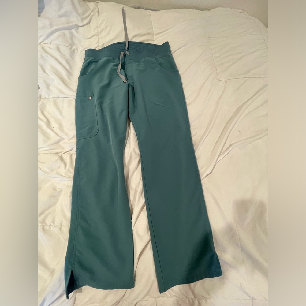 FIGS limited edition cargo style- just like new!